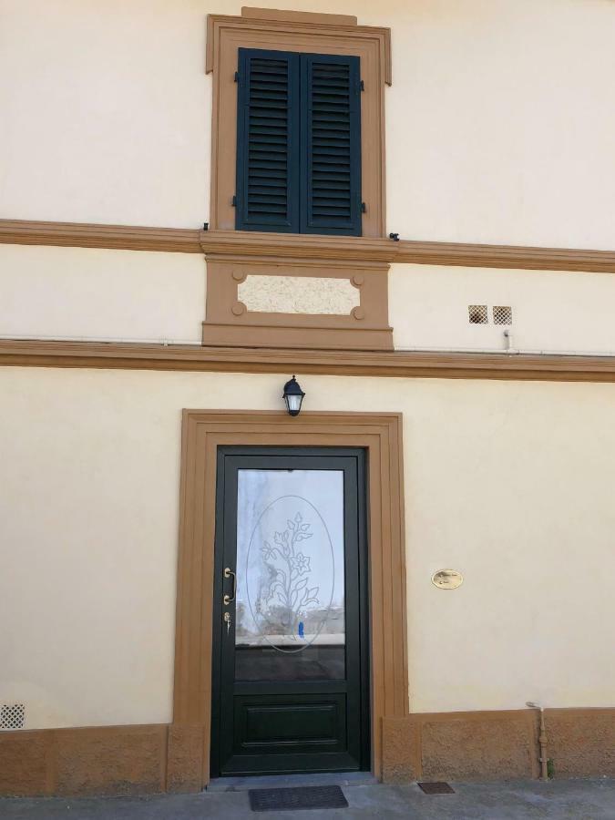 Casa Vacanza Ilia เปสเชีย ภายนอก รูปภาพ