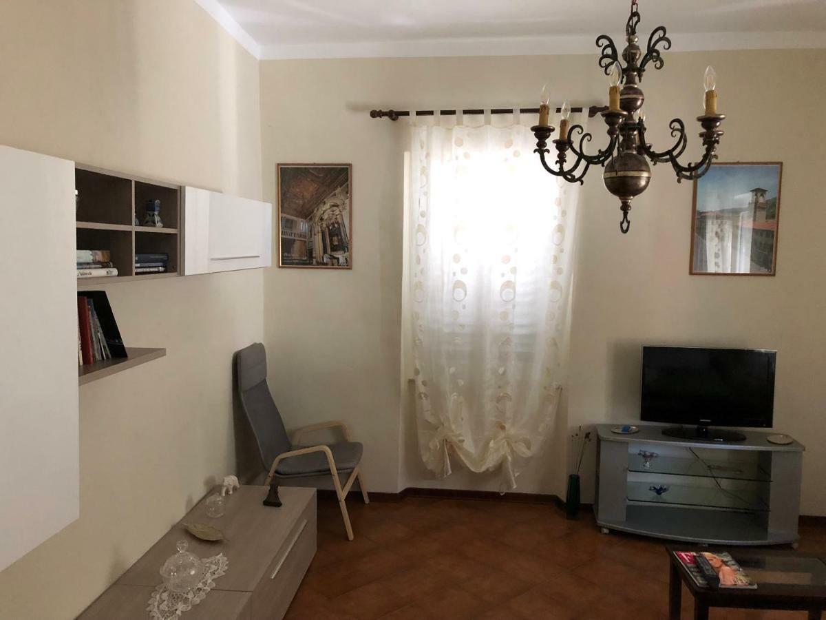 Casa Vacanza Ilia เปสเชีย ภายนอก รูปภาพ