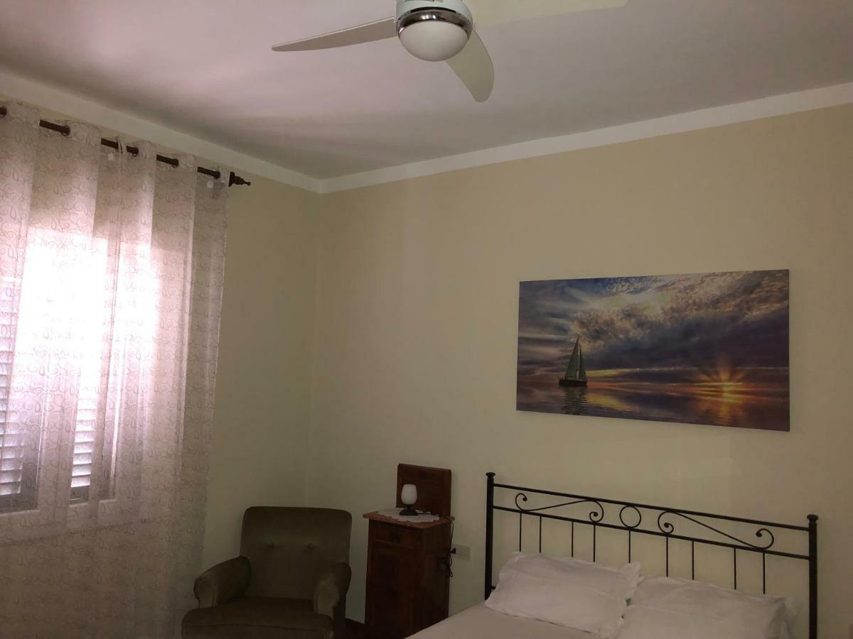 Casa Vacanza Ilia เปสเชีย ภายนอก รูปภาพ