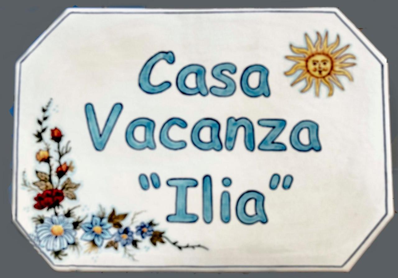 Casa Vacanza Ilia เปสเชีย ภายนอก รูปภาพ